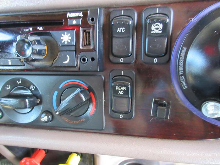 Used 2018 PETERBILT 389