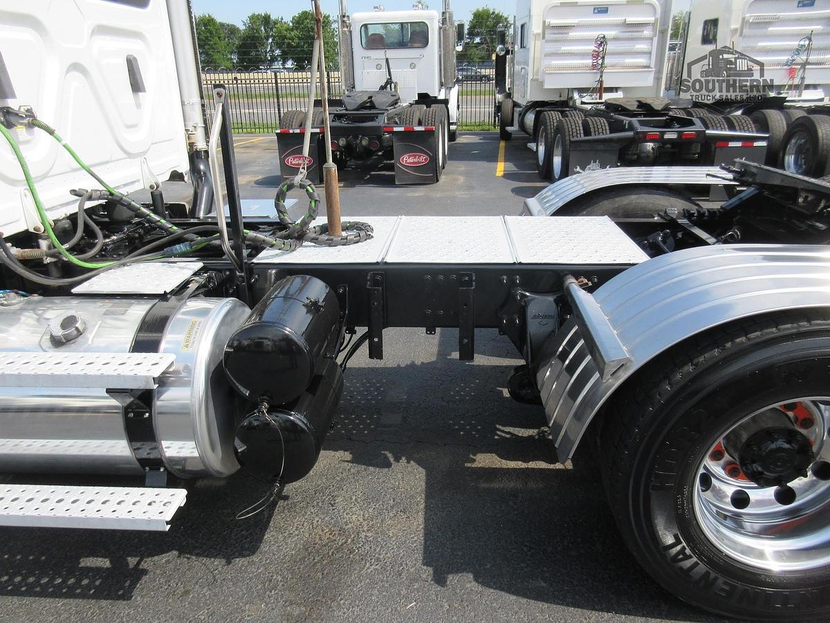 Used 2020 FREIGHTLINER CASCADIA 126