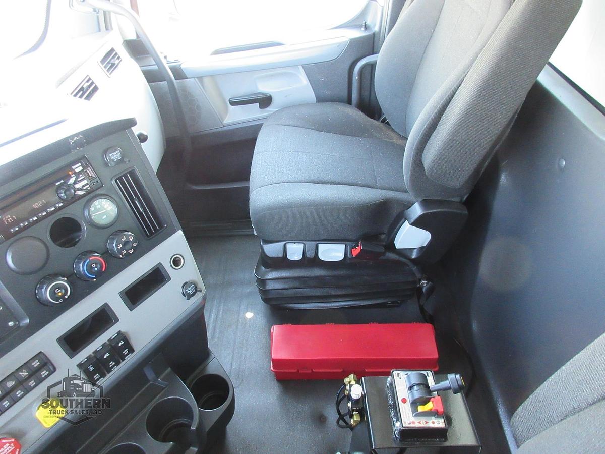 Used 2019 FREIGHTLINER CASCADIA 126