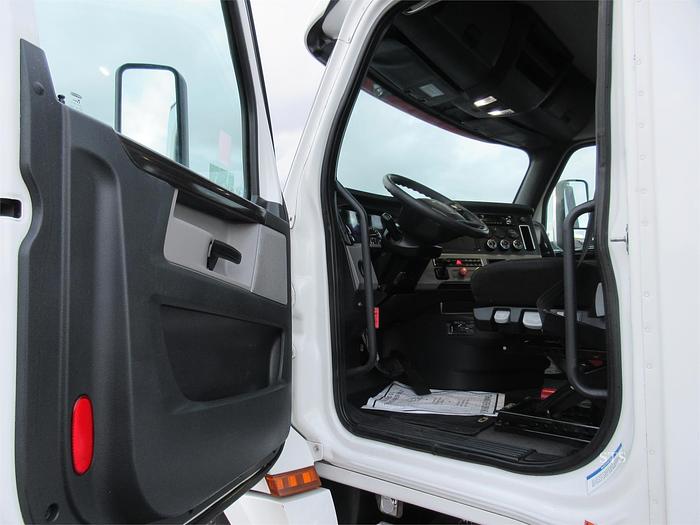 Used 2019 FREIGHTLINER CASCADIA 126