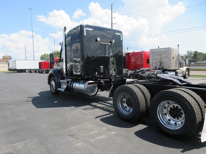 Used 2021 KENWORTH T880