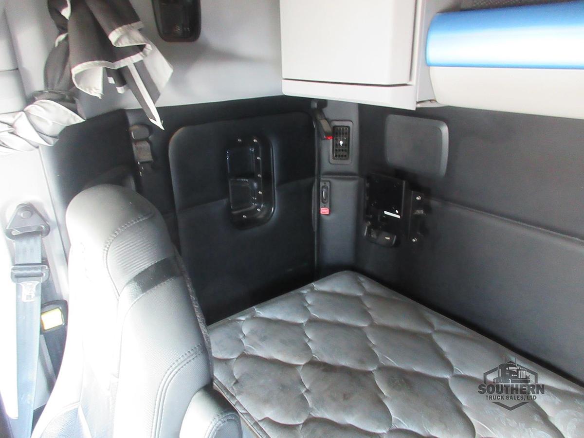 Used 2023 KENWORTH T880