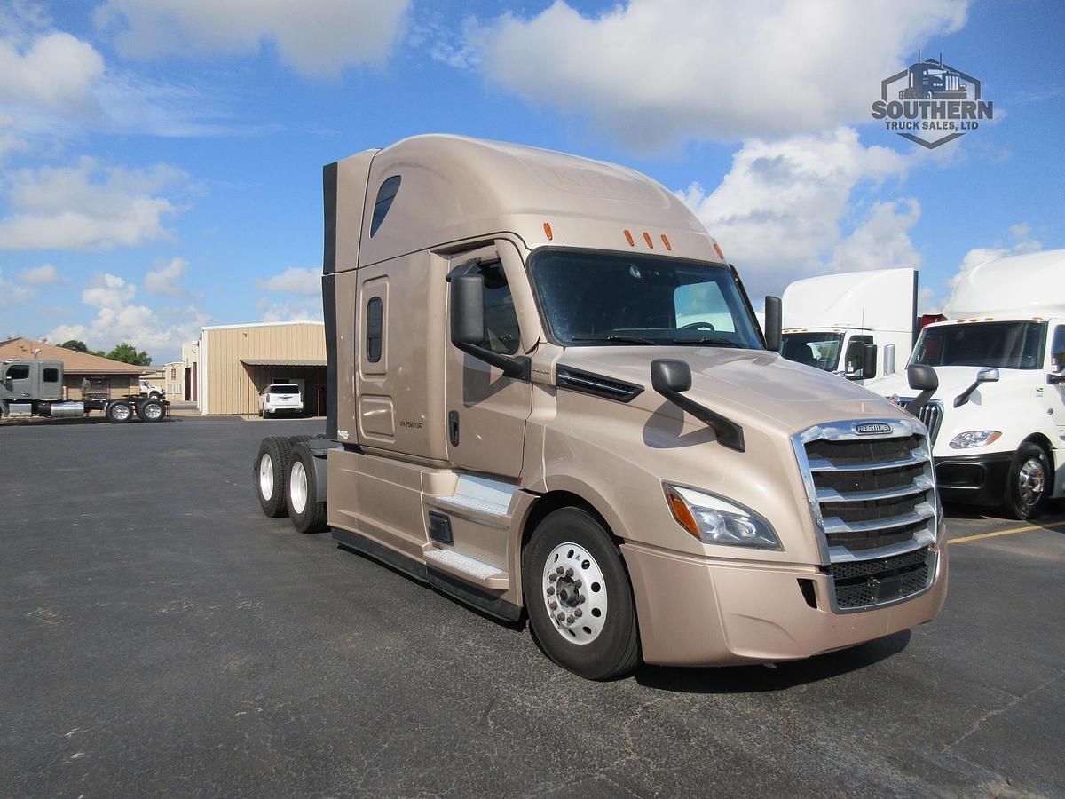 Used 2023 FREIGHTLINER CASCADIA 126