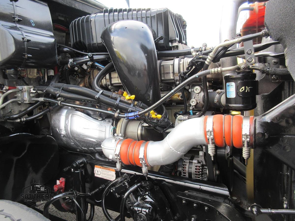 Used 2021 FREIGHTLINER CORONADO 122 SD