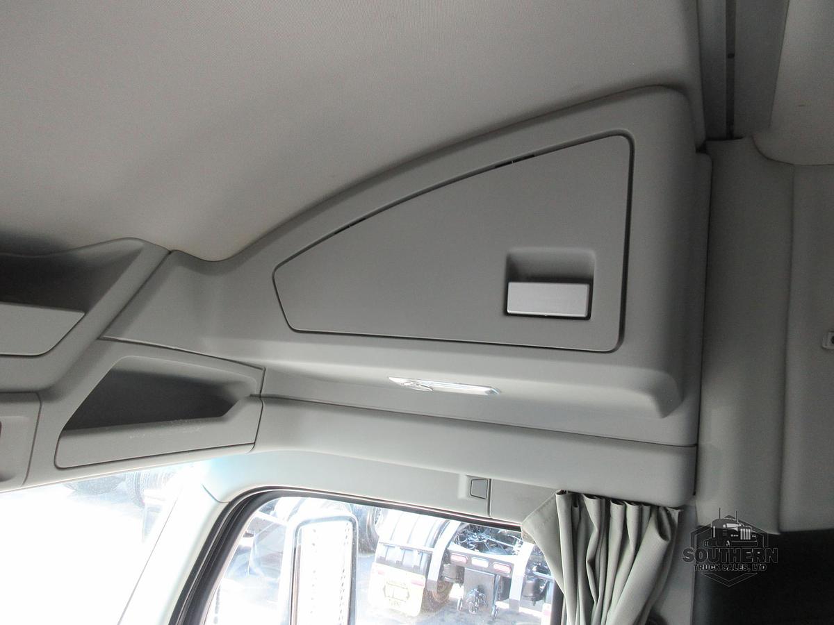 Used 2023 KENWORTH T880