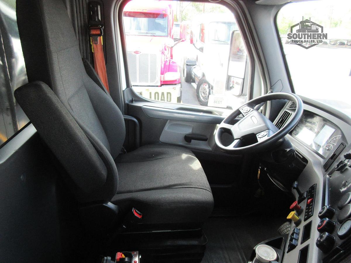 Used 2019 FREIGHTLINER CASCADIA 126