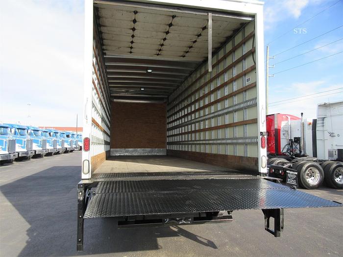 Used 2018 FREIGHTLINER BUSINESS CLASS M2 106