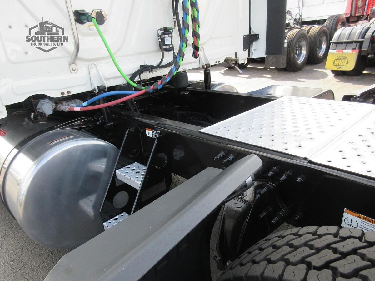 Used 2020 FREIGHTLINER CASCADIA 126