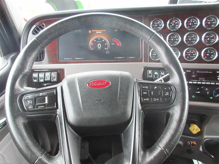 Used 2022 PETERBILT 389