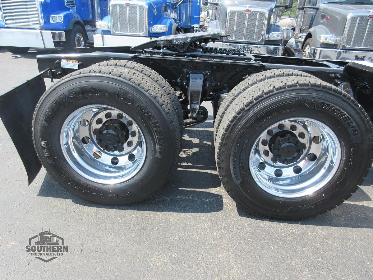 Used 2019 FREIGHTLINER CORONADO 122 SD