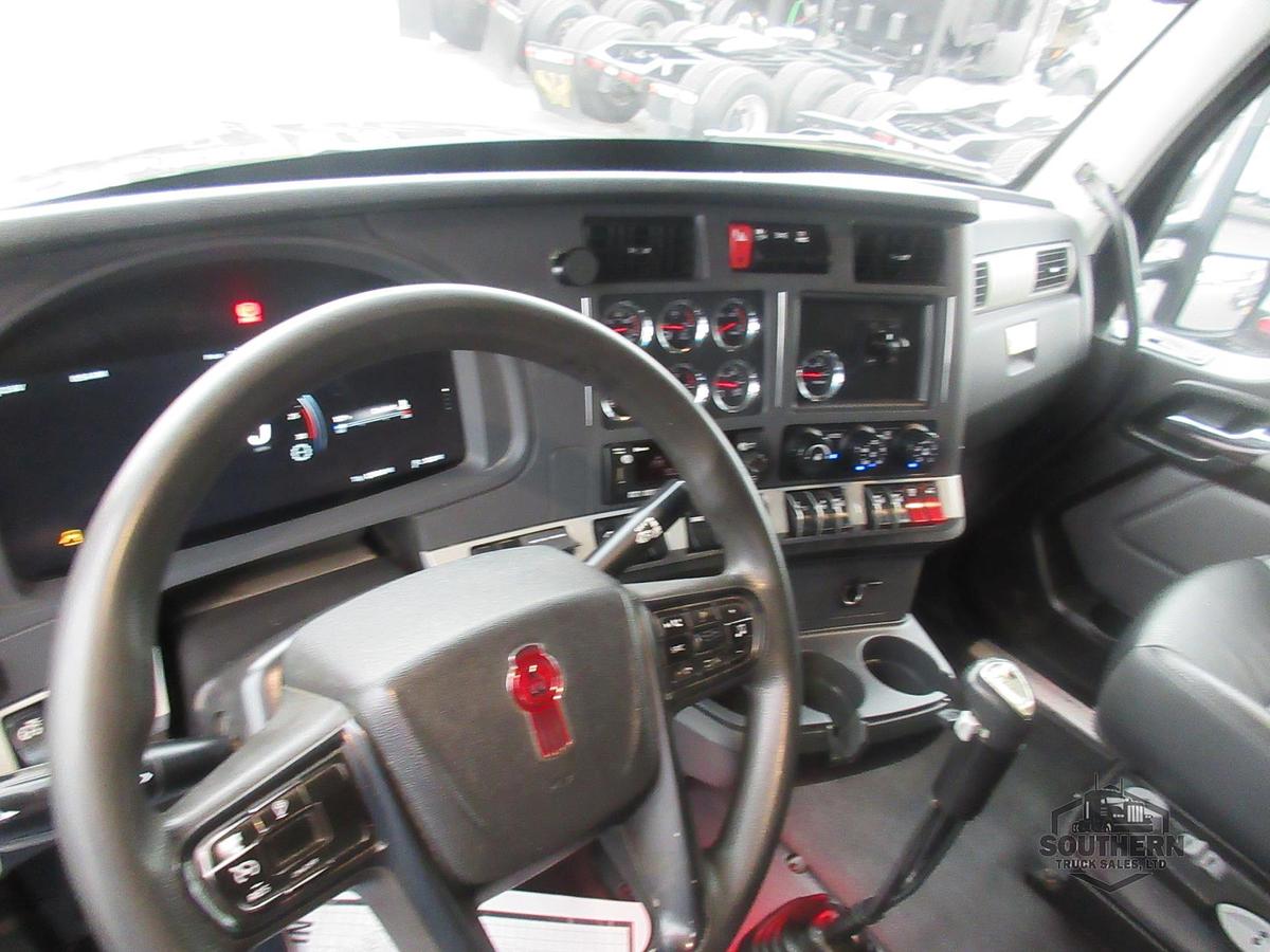 Used 2023 KENWORTH T880
