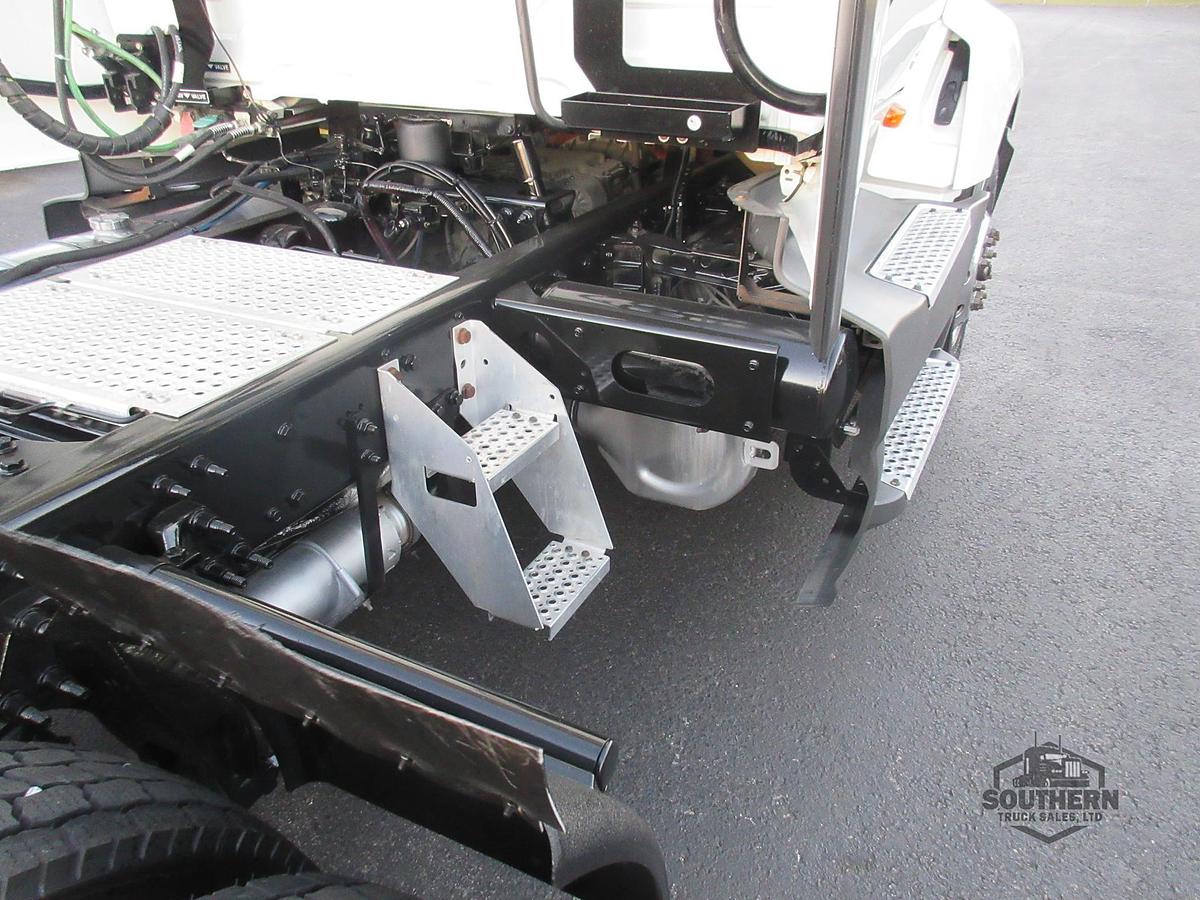 Used 2021 INTERNATIONAL LT