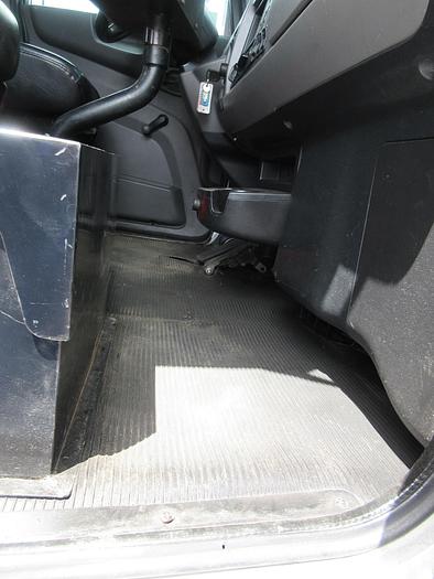 Used 2013 PETERBILT 348