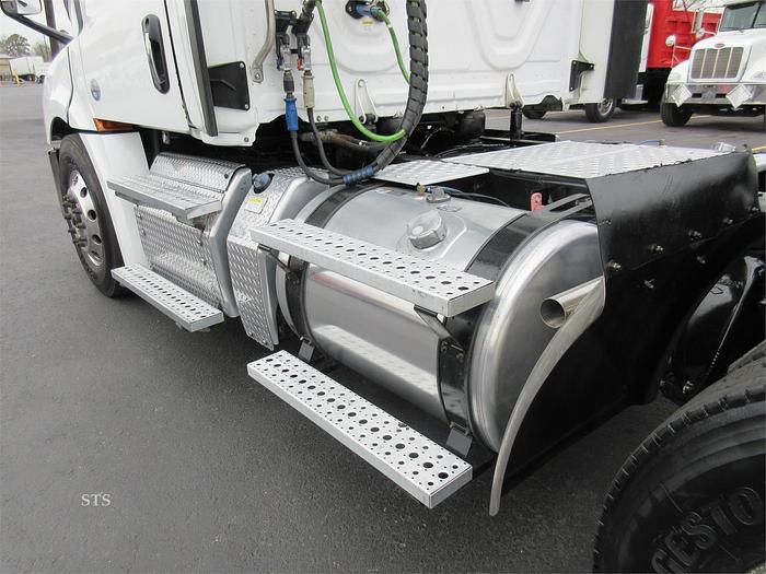 Used 2019 FREIGHTLINER CASCADIA 126