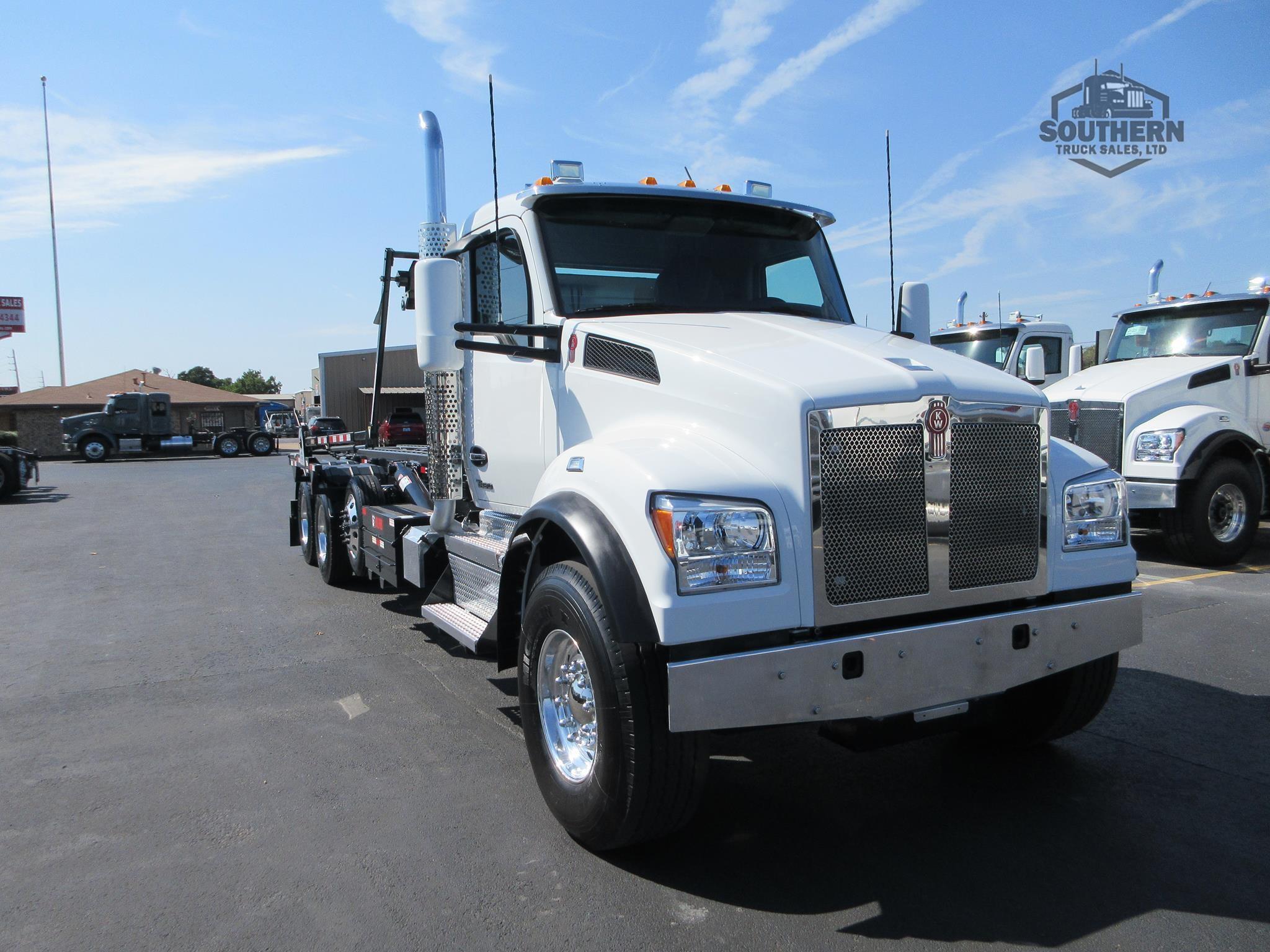 2025 KENWORTH T880