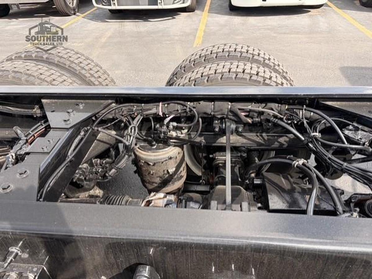 Used 2025 KENWORTH T880