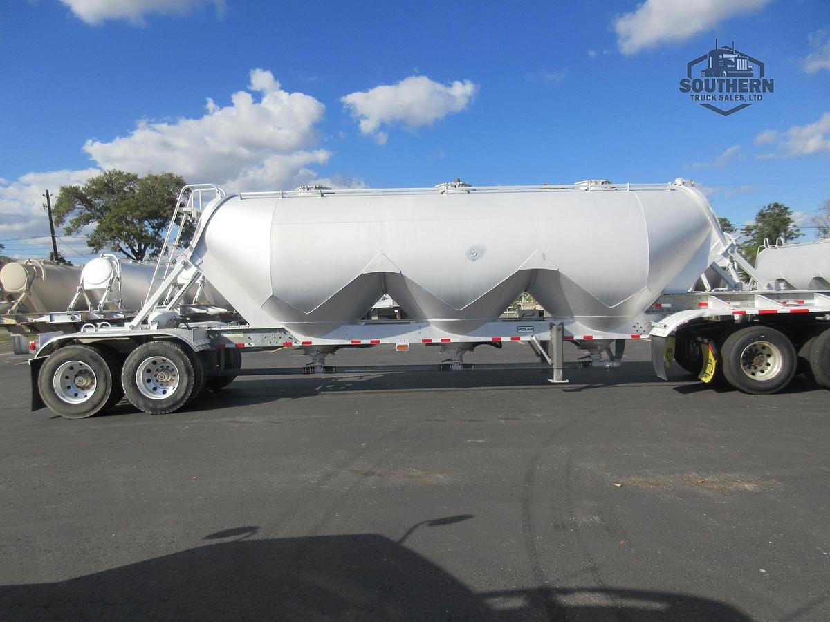 Used 2011 POLAR 41 ft