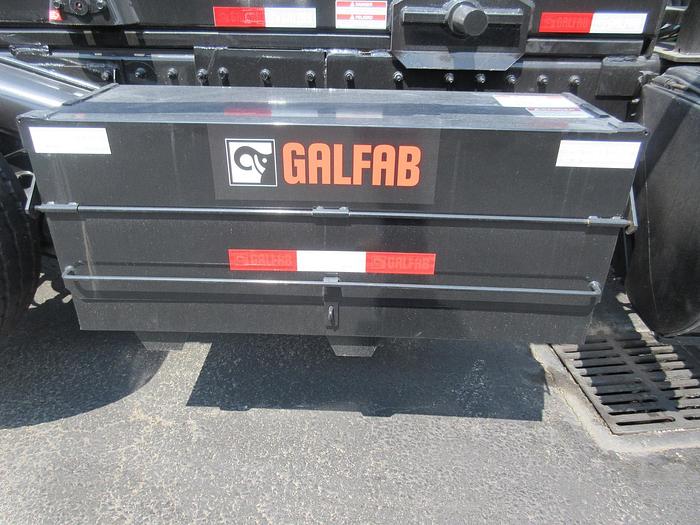 Used 2013 PETERBILT 348