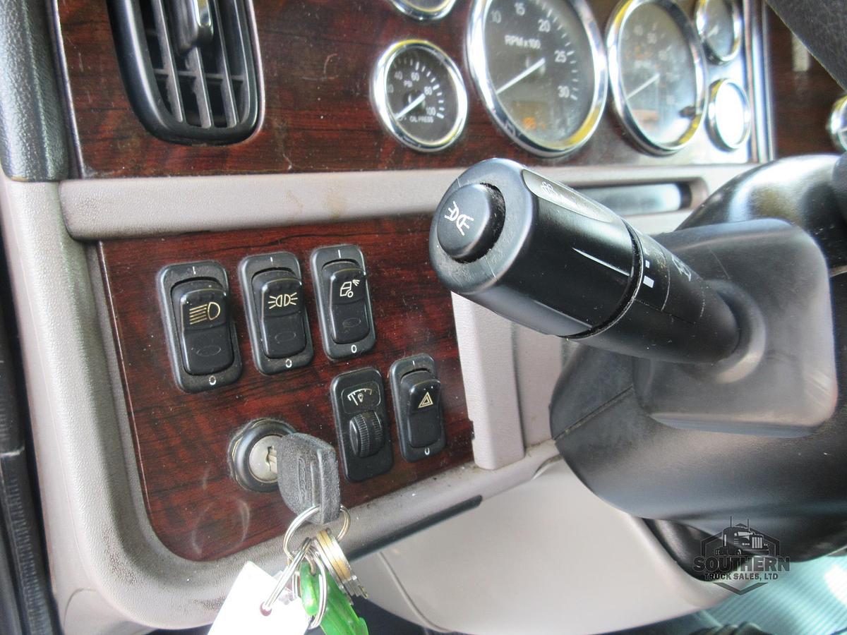 Used 2017 PETERBILT 389