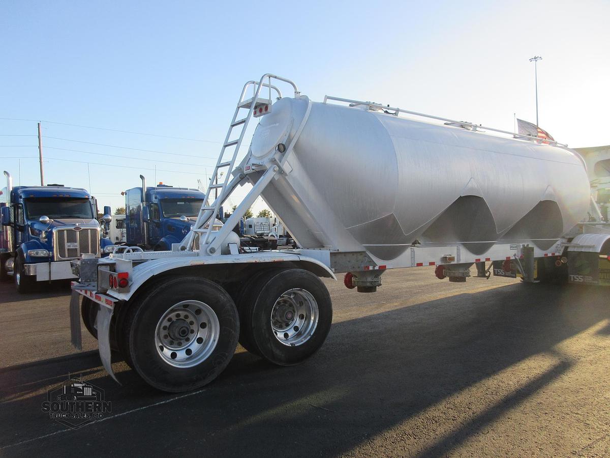 Used 2011 POLAR 41 ft