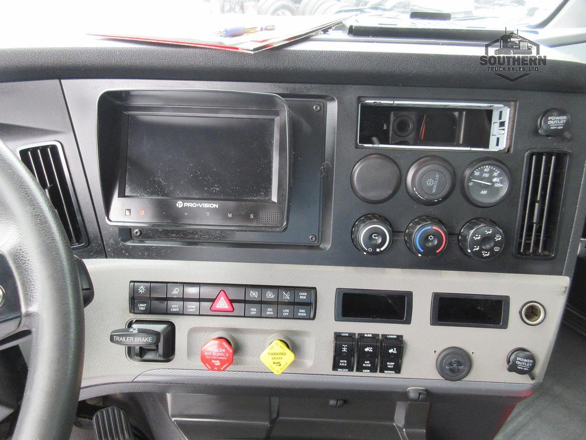 Used 2019 FREIGHTLINER CASCADIA 126
