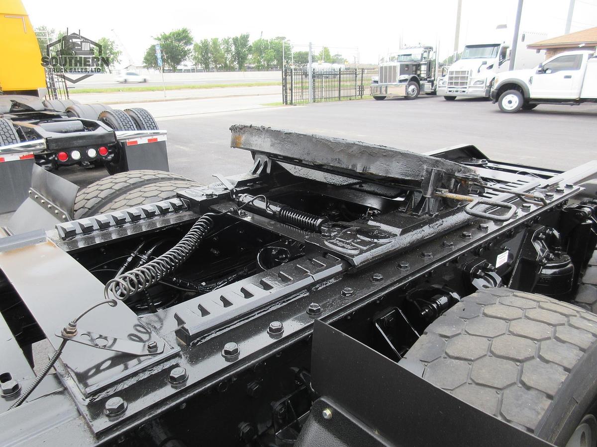 Used 2023 KENWORTH T880