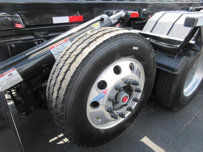 Used 2013 PETERBILT 348