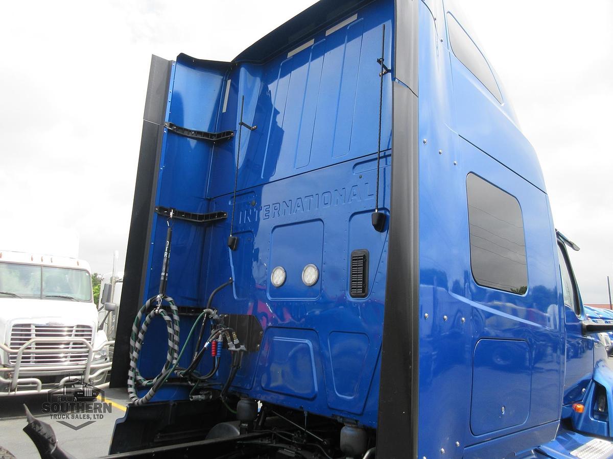 Used 2021 INTERNATIONAL LT