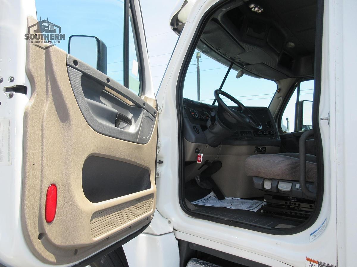 Used 2018 FREIGHTLINER CASCADIA 125