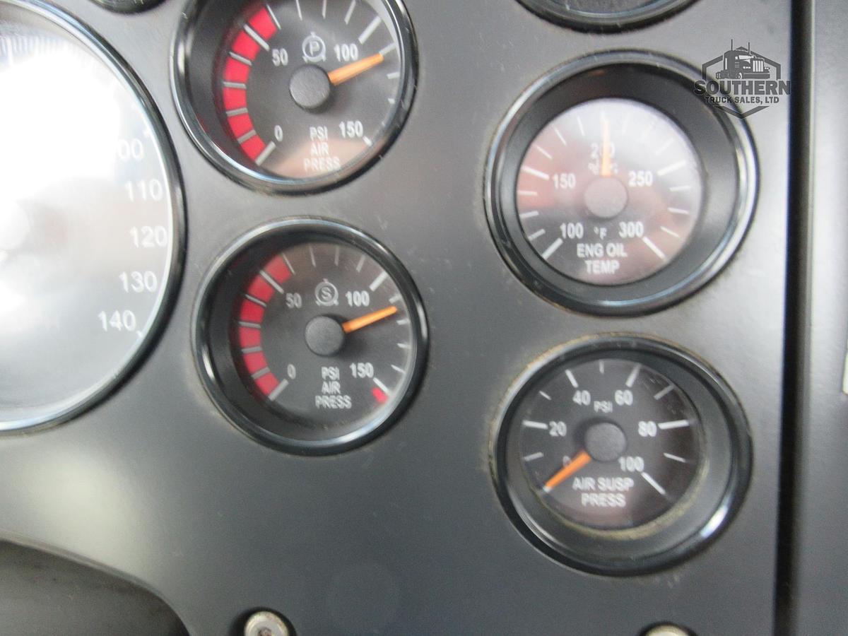 Used 2014 MACK PINNACLE CXU613