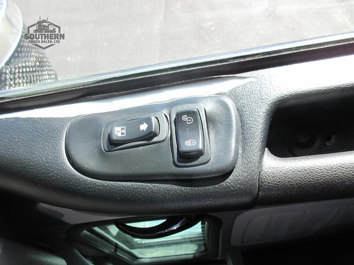 Used 2024 PETERBILT 389