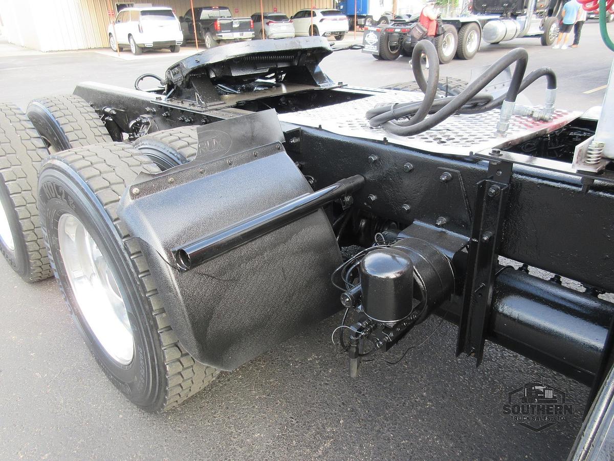 Used 2013 KENWORTH T800