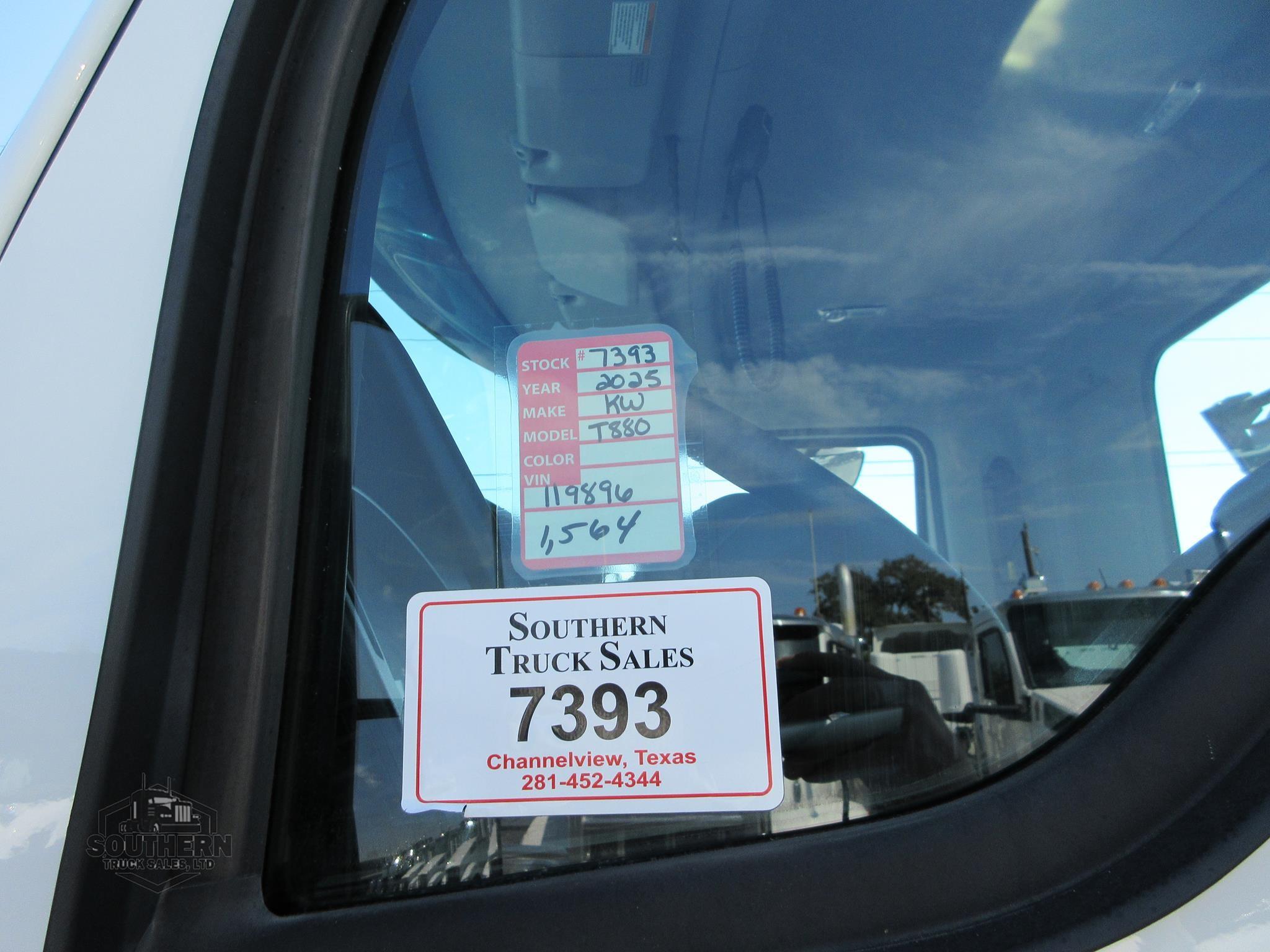 2025 KENWORTH T880