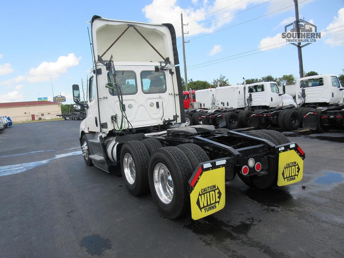 Used 2021 FREIGHTLINER CASCADIA 116