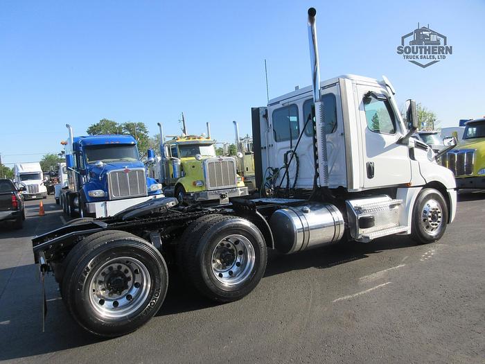 Used 2020 FREIGHTLINER CASCADIA 126