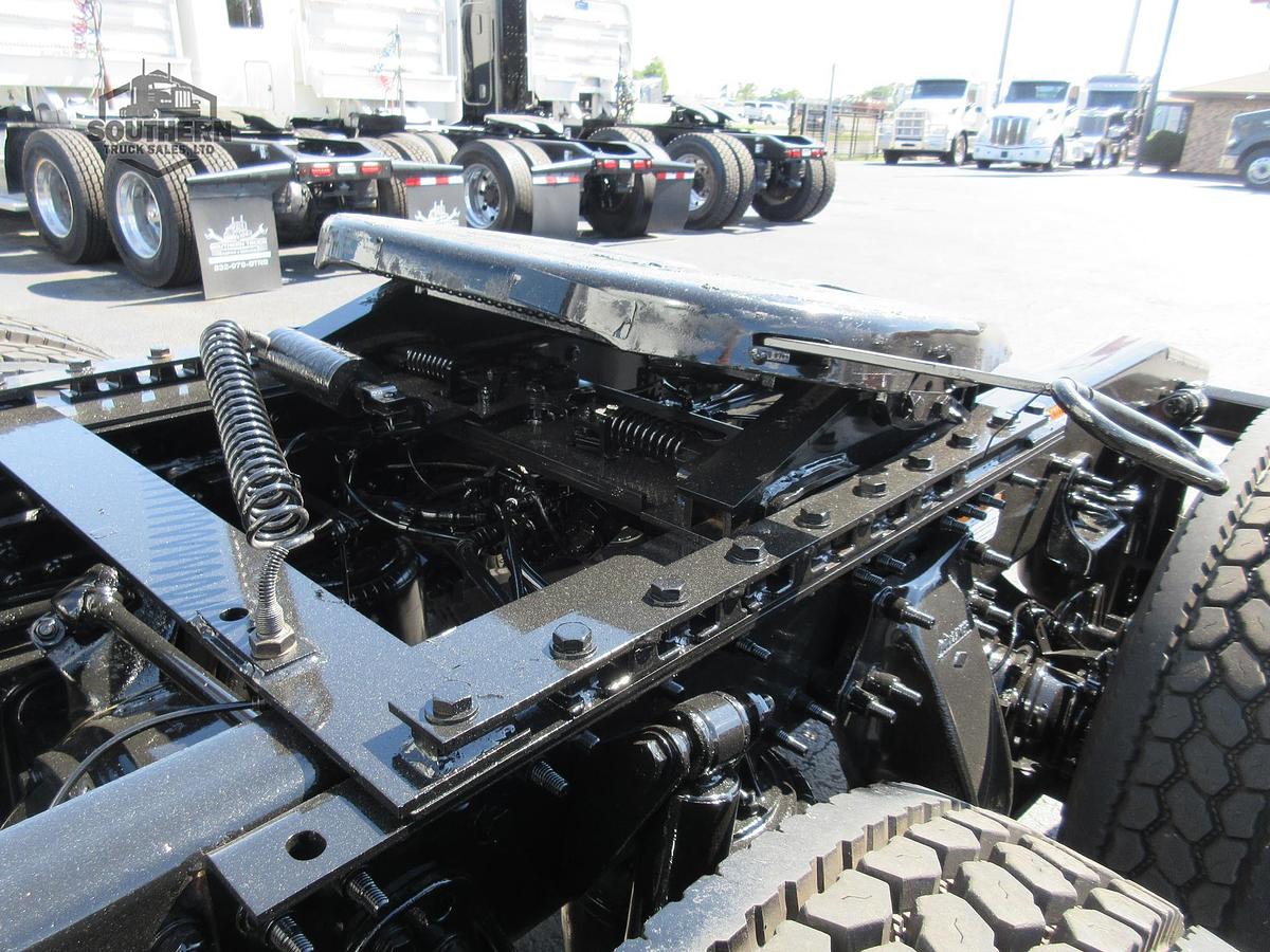 Used 2020 FREIGHTLINER CASCADIA 126