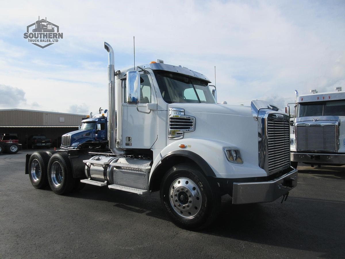 Used 2019 FREIGHTLINER 122SD