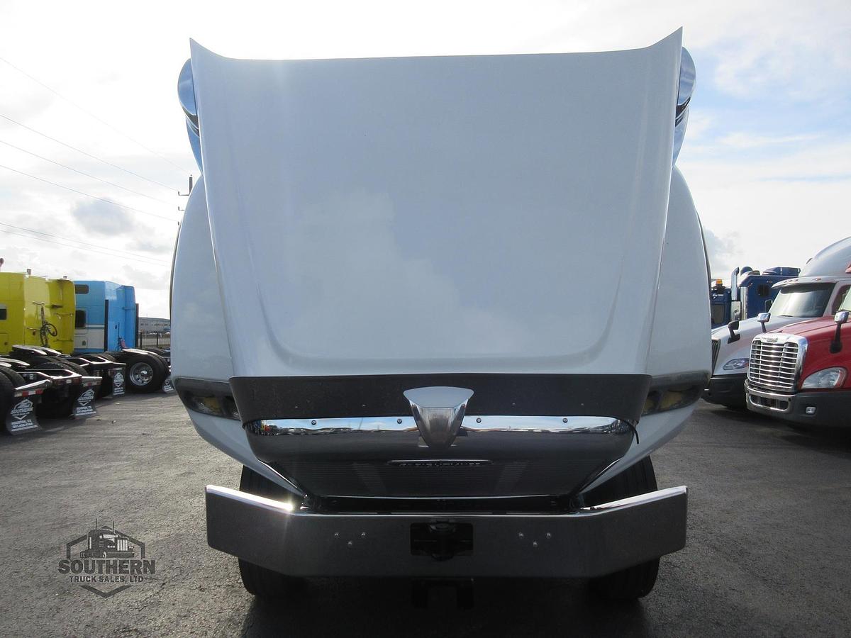 Used 2019 FREIGHTLINER 122SD