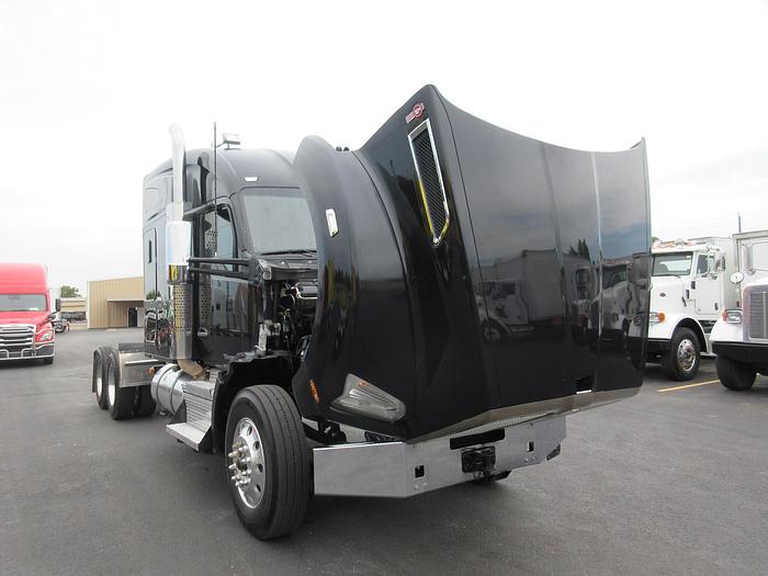 Used 2021 KENWORTH T880