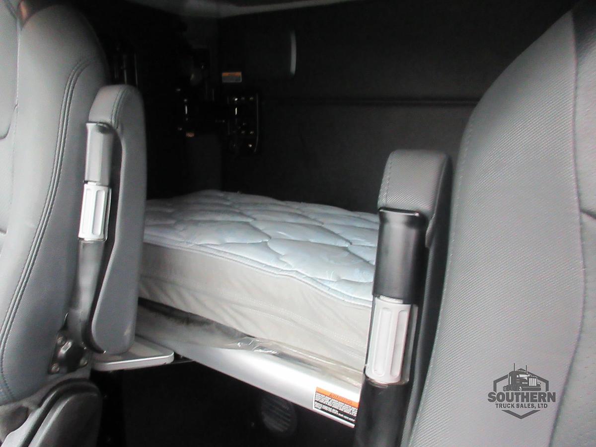 Used 2023 KENWORTH T880