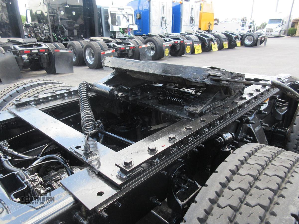 Used 2018 FREIGHTLINER CASCADIA 125