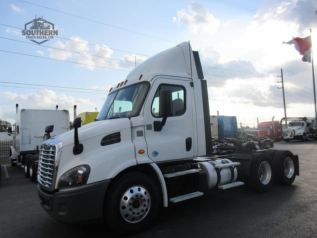 Used 2018 FREIGHTLINER CASCADIA 113