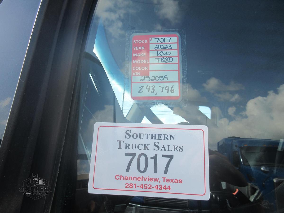 Used 2023 KENWORTH T880