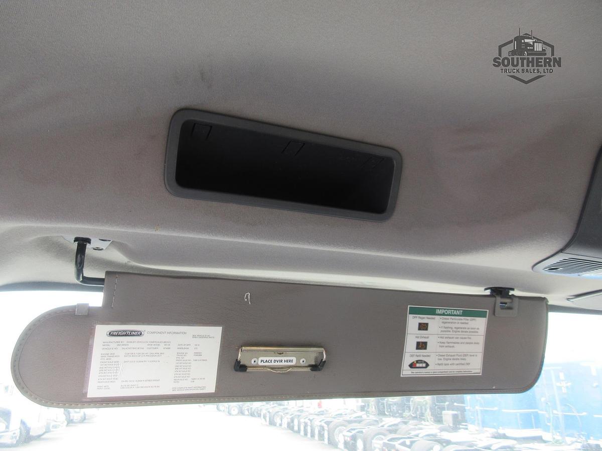 Used 2017 FREIGHTLINER BUSINESS CLASS M2 106