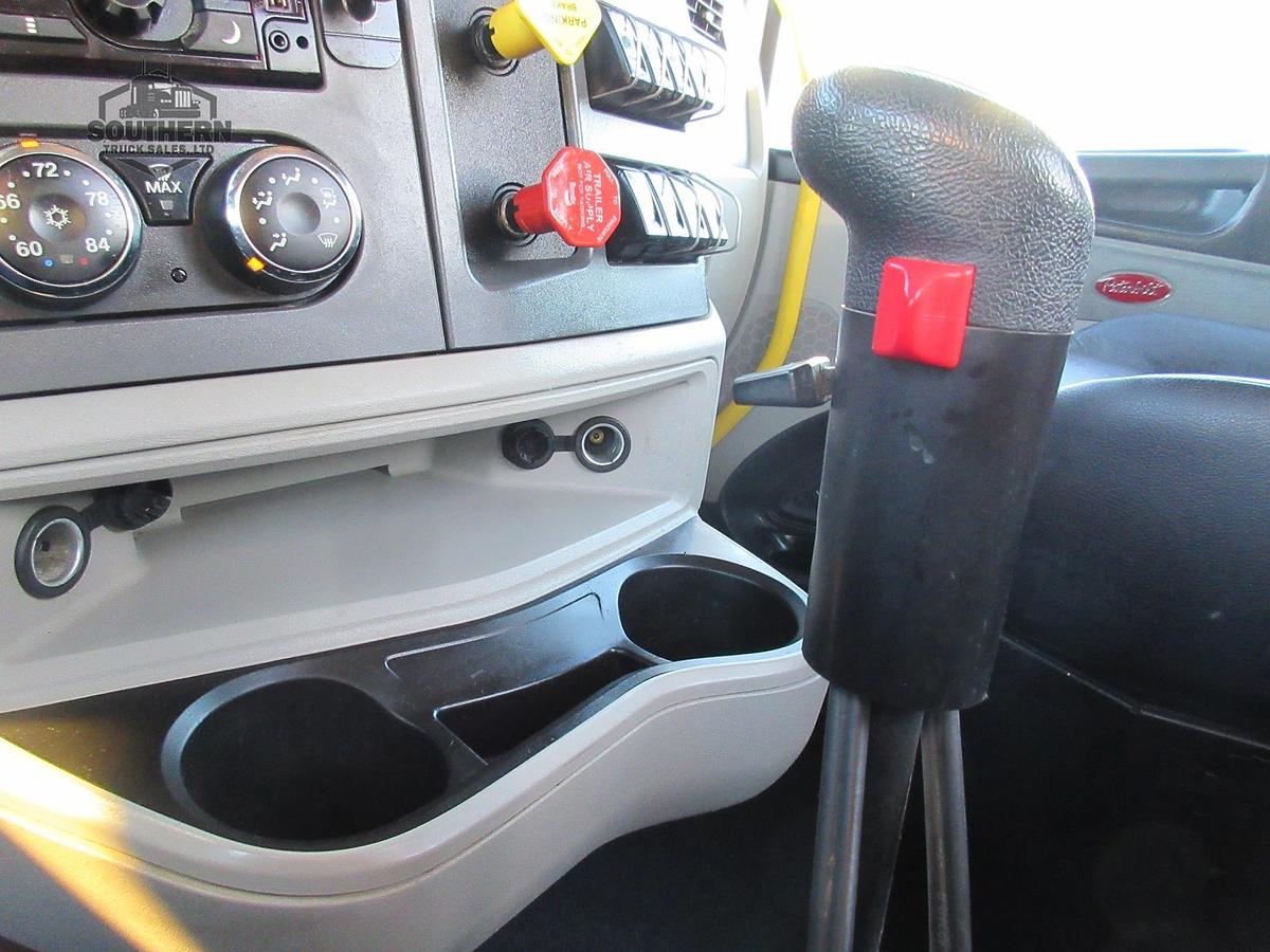 Used 2022 PETERBILT 567