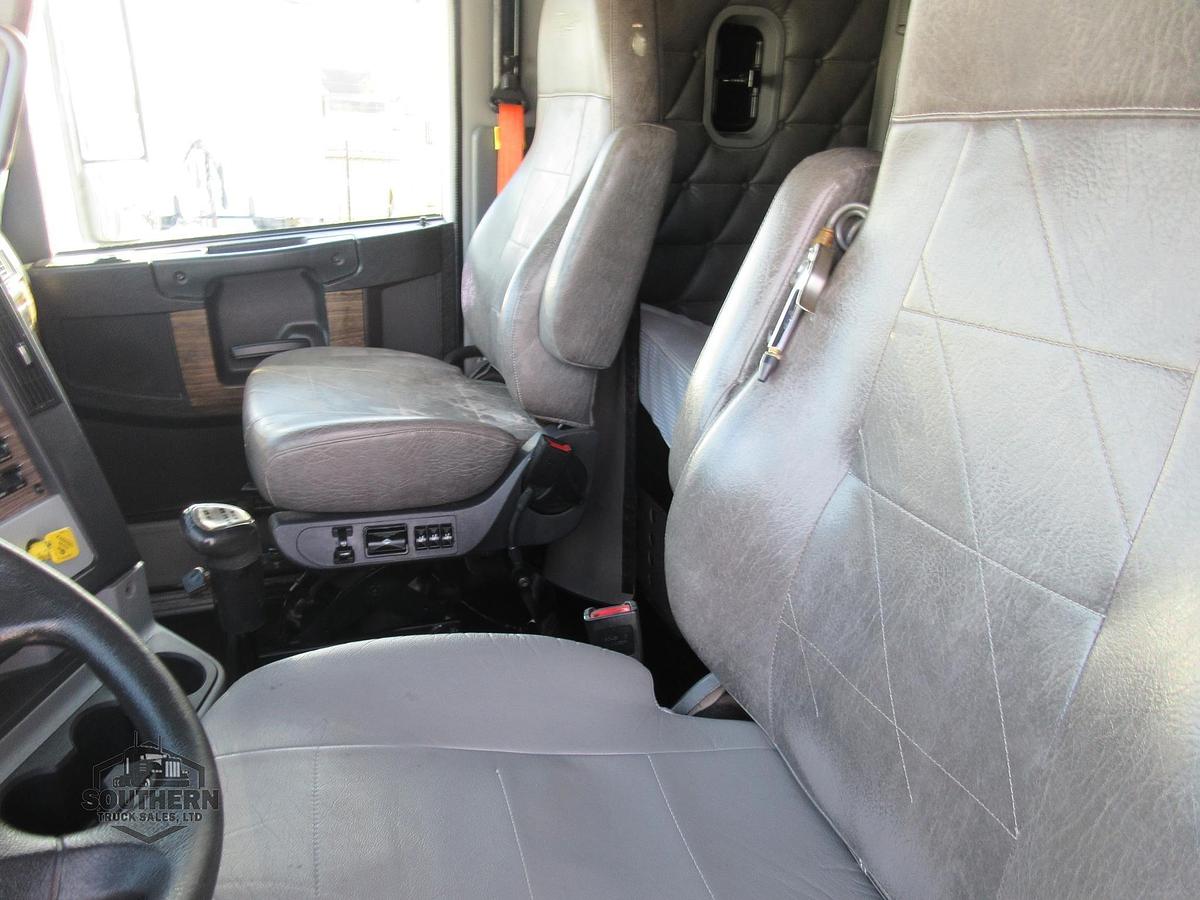 Used 2019 FREIGHTLINER 122SD