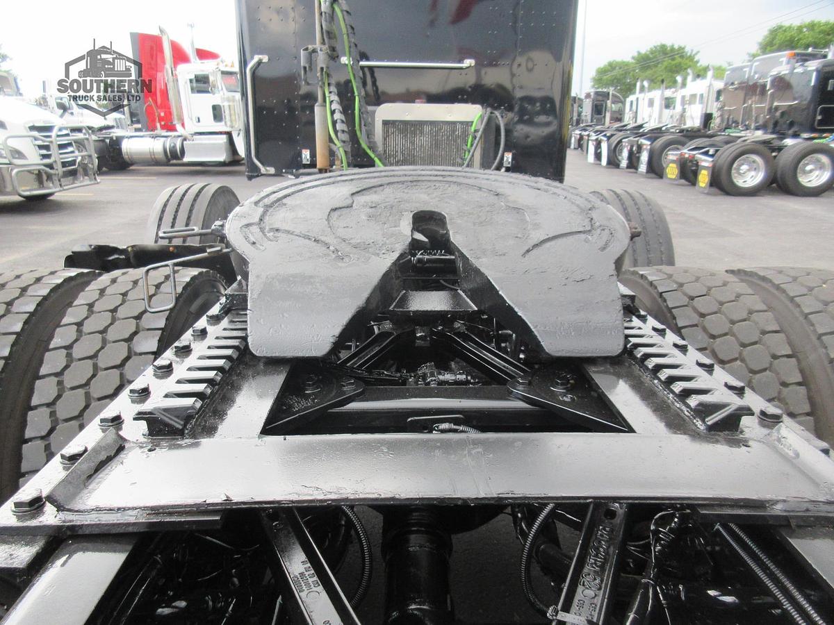 Used 2023 KENWORTH T880