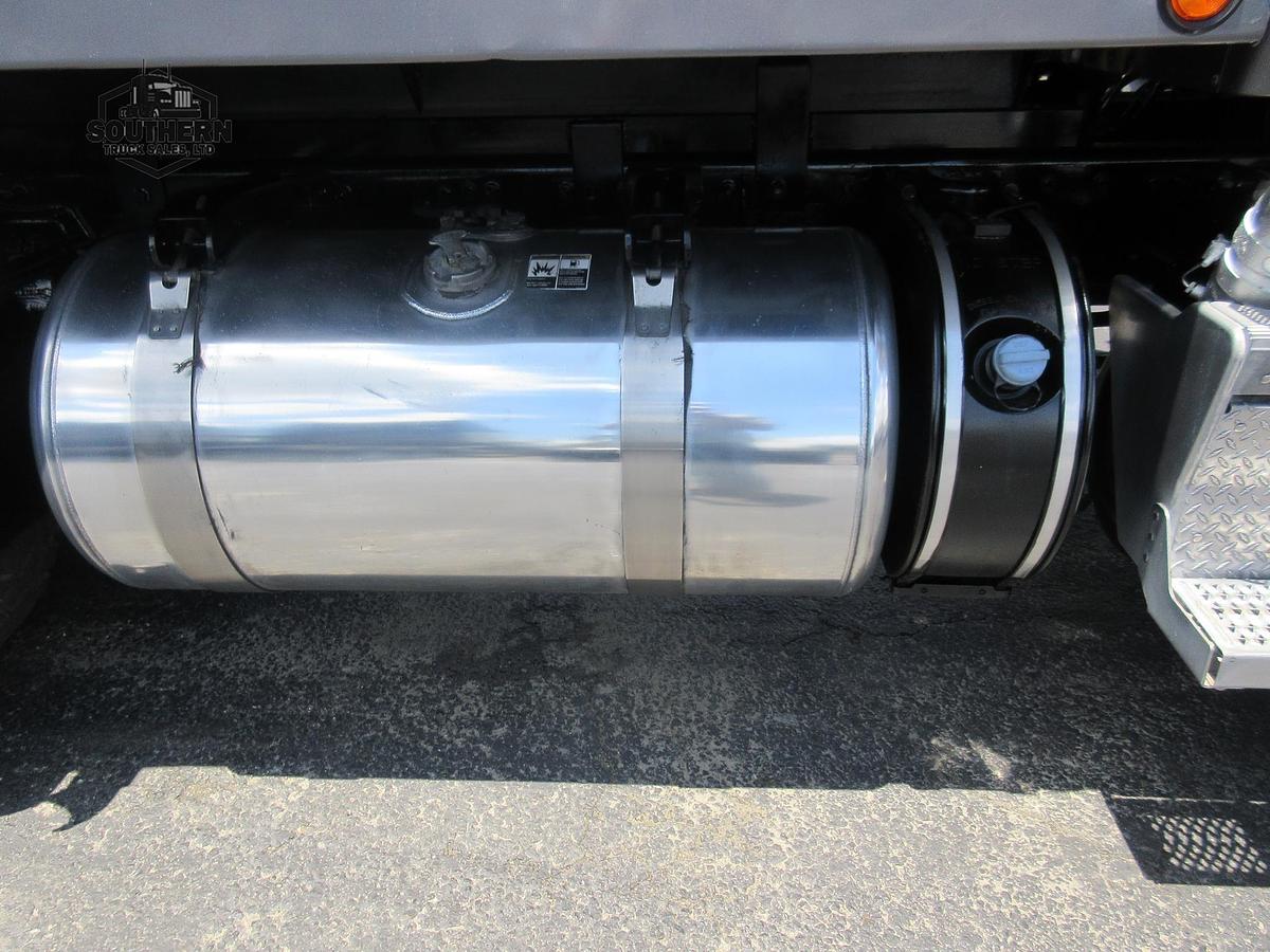 Used 2019 PETERBILT 567