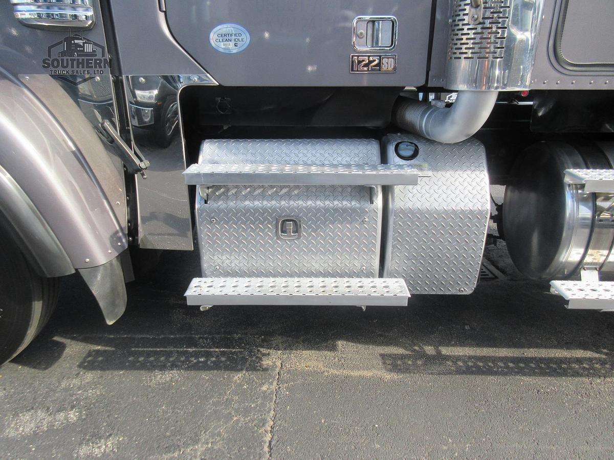 Used 2020 FREIGHTLINER 122SD