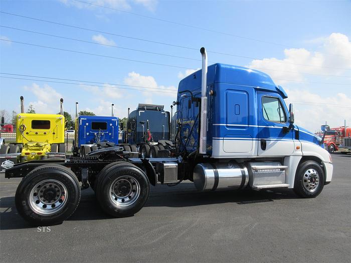 Used 2017 FREIGHTLINER CASCADIA 125